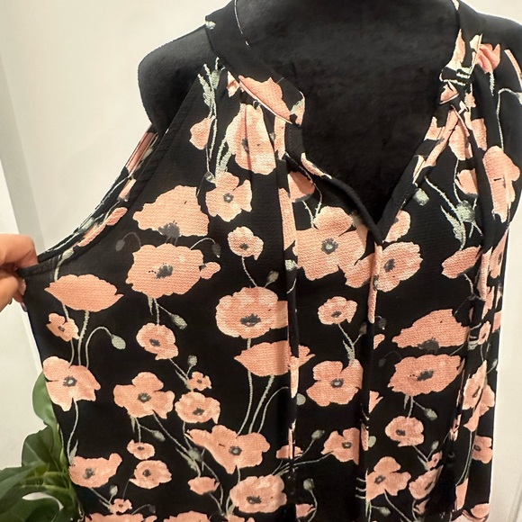 Lemon Tart XXL Floral Halter Blouse Plus Size Tassel Tie Front Black Pink - Picture 2 of 9